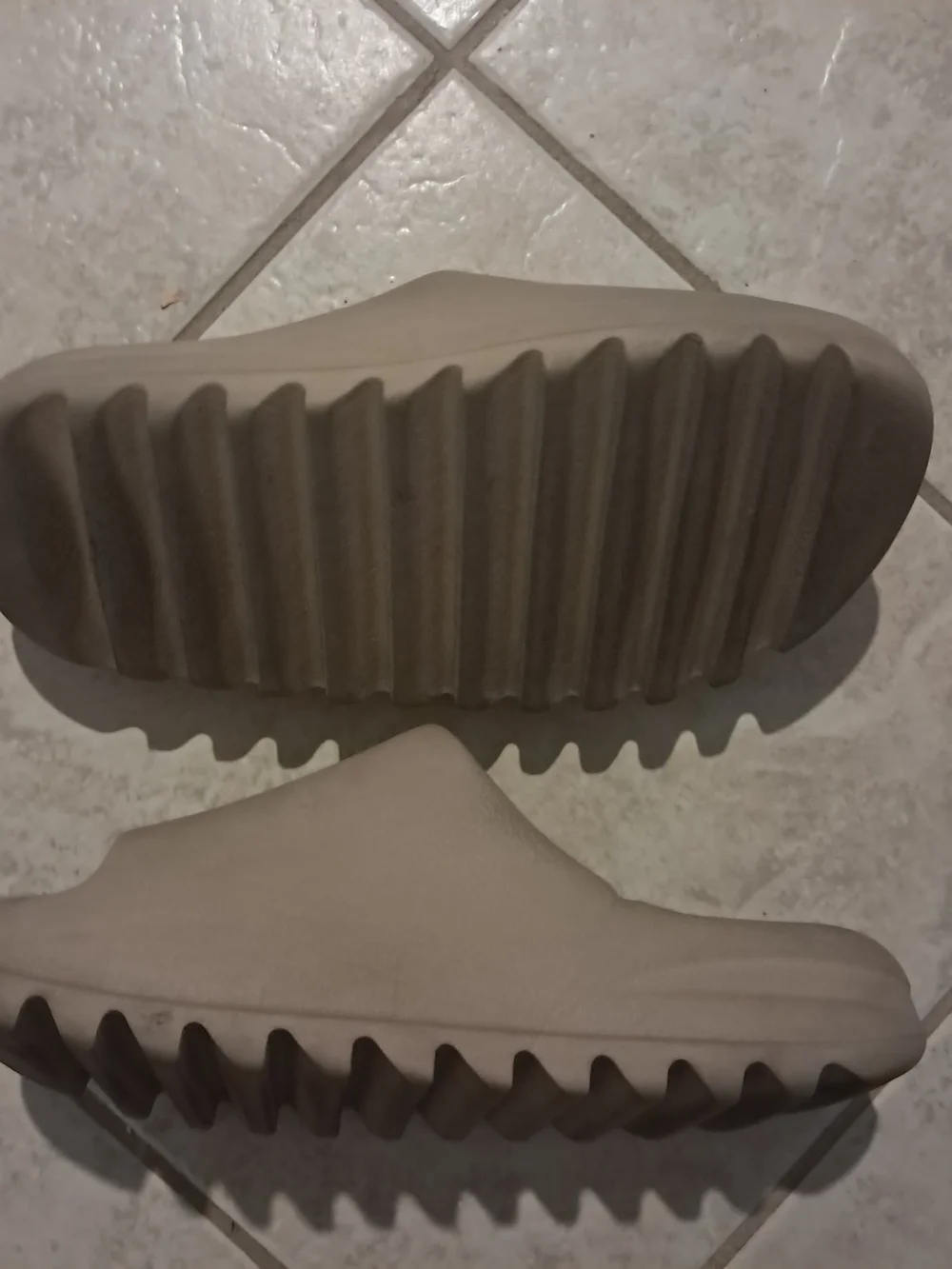 Yeezy kids slip